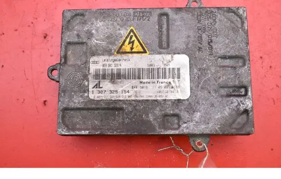Audi A4 S4 B7 8E 8H Voltage converter/converter module 8E0941329A