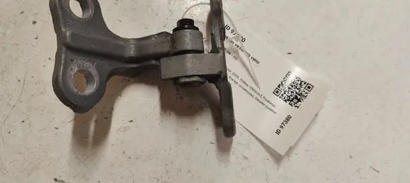 Volvo V50 Front door upper hinge 30784888