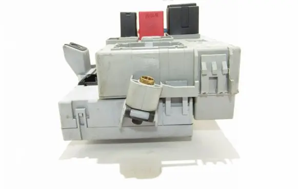 Fiat Punto (188) Fuse module 46817785