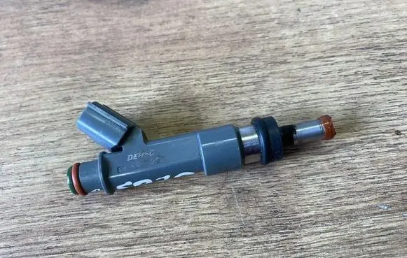Toyota C-HR I Fuel injector 2325037080