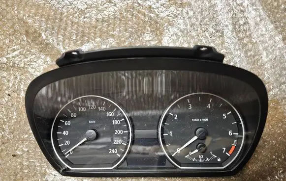 BMW 1 E81 E87 Speedometer (instrument cluster) 6974645 150080919 102493231