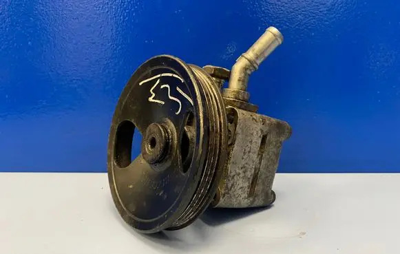 Nissan Almera Tino Power steering pump 7611332111