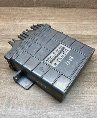 Opel Vectra B Engine control unit/module ECU 90464735 0281001335
