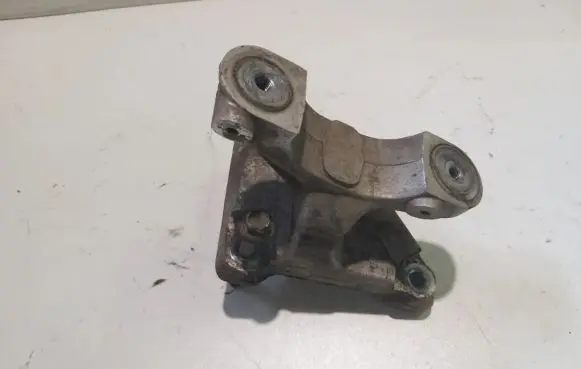 Honda CR-V Engine mounting bracket 080425J2