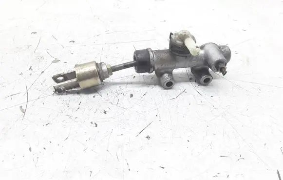 Toyota Avensis Verso Clutch master cylinder
