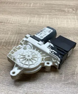 Volkswagen Touran I Rear door window regulator motor 993425100 05074685