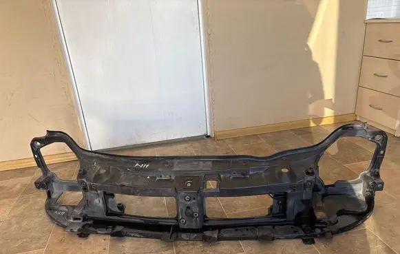 Opel Vivaro Top upper radiator support slam panel 8200259215 8200428654