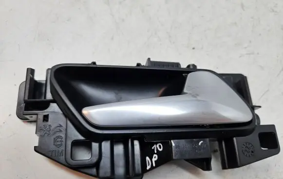 Peugeot 5008 II Front door interior handle 98201552
