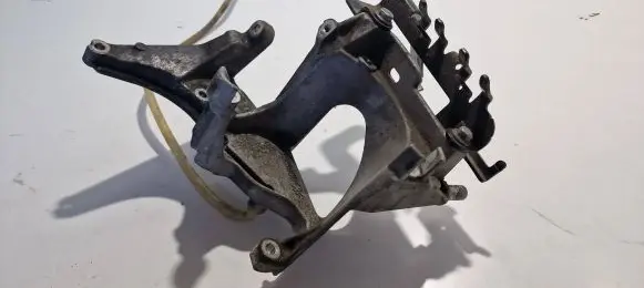 Peugeot 3008 I Engine mounting bracket 9678325480