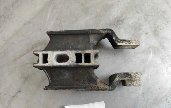 Volvo XC60 Engine mount bracket 31330594