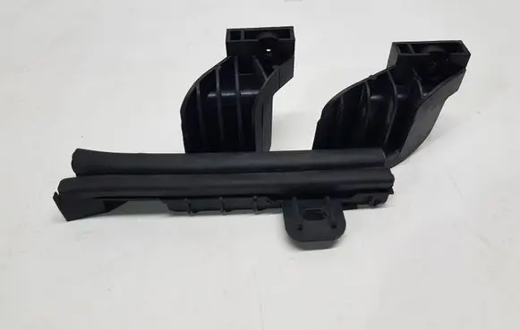 Peugeot 5008 II Front door windshield rail 9811413780