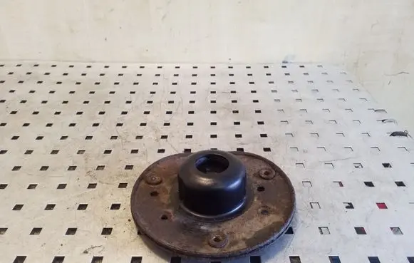 Volvo XC60 Coil spring mount 