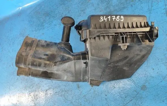 Ford Mustang VI Air filter box JR3Z9600AC