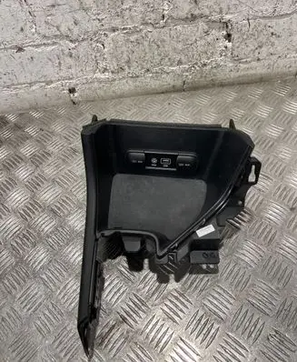 KIA Sportage USB socket connector 84681F1000