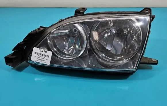 Toyota Avensis T220 Headlight/headlamp IMPRK1372381
