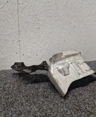 BMW 2 F44 Heat shield in engine bay 5A01AF7