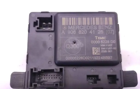 Mercedes-Benz Sprinter W906 Door control unit/module A9068204126
