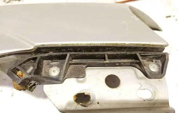 Opel Astra G Front bumper mounting bracket