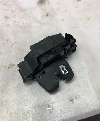 Opel Corsa F Tailgate/trunk/boot lock/catch/latch 9816195380