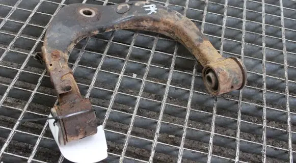 Toyota Land Cruiser (HDJ90) Front lower control arm/wishbone