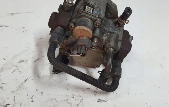 Mazda 3 II Fuel injection high pressure pump
