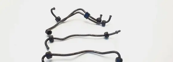 Volkswagen PASSAT B5 Fuel injector supply line/pipe 