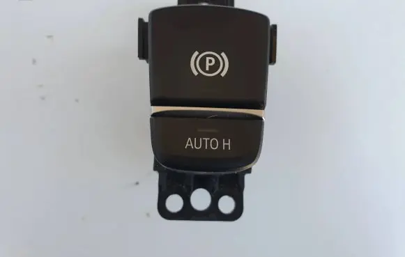 BMW M5 F90 Hand parking brake switch 9109311 BMWAJ01 18208L2