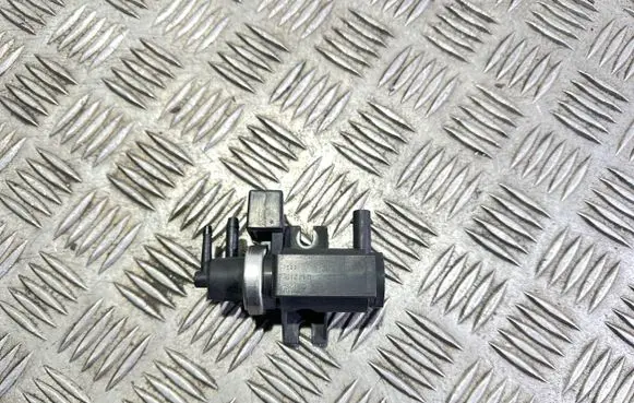 Mercedes-Benz A W169 Turbo solenoid valve A0051535528