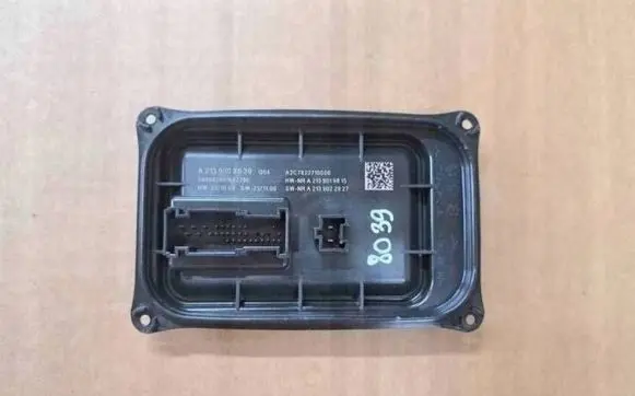 Mercedes-Benz E W213 Voltage converter/converter module A2139008039