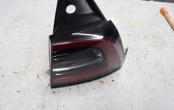 Tesla Model 3 Rear/tail lights
