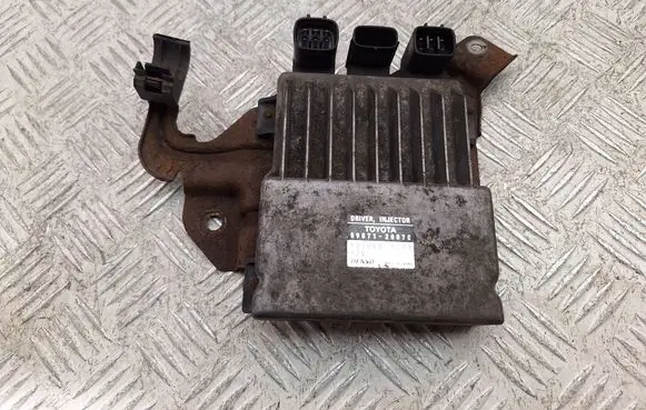 Toyota Avensis T250 Fuel injection control unit/module 8987120070 1310001371