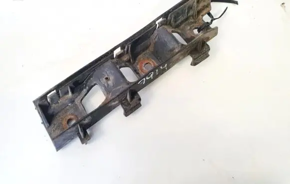 Volkswagen PASSAT B6 Front bumper mounting bracket 3c0807183