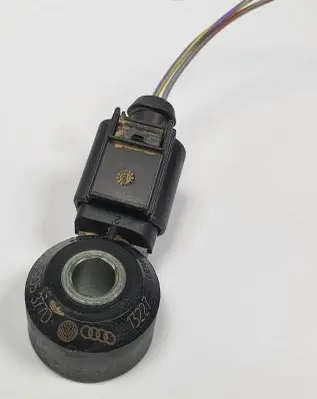 Ford Mondeo MK IV Detonation knock sensor 030905377D