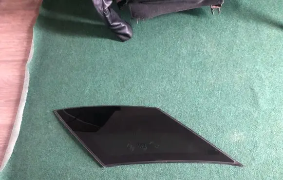 Citroen C4 II Picasso Rear side window 43R0012807758480