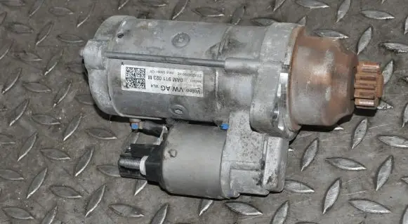 Volkswagen Golf VII Starter motor 0AM911023M