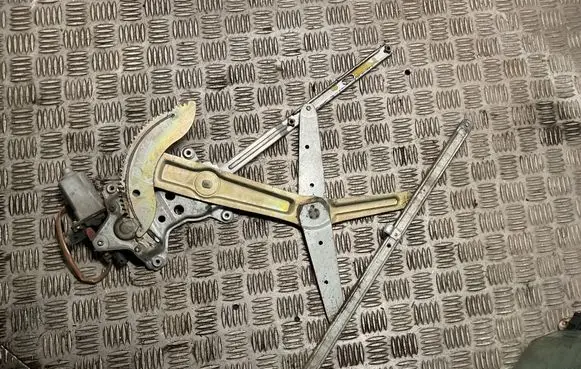 Toyota Land Cruiser (HDJ90) Front door window regulator motor 