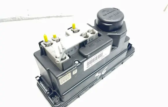 Mercedes-Benz CLK A208 C208 Central locking vacuum pump 2088000148