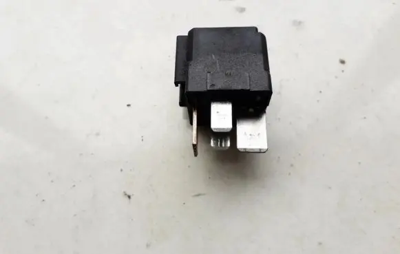 Nissan Almera N16 Other relay 0174B2 252309F915