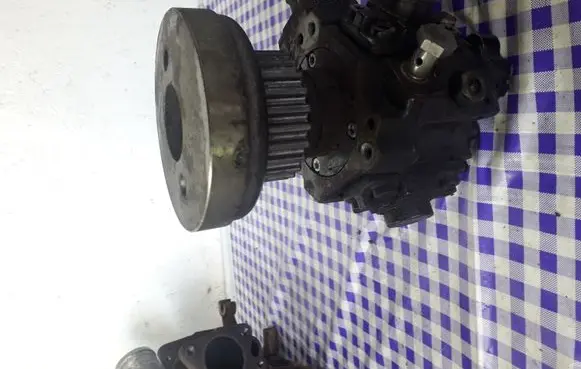 Audi A4 S4 B7 8E 8H Fuel injection high pressure pump 00047 0700380