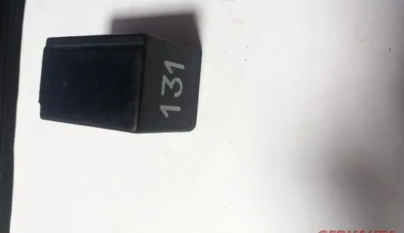 Volkswagen PASSAT B5 Other relay 357959485