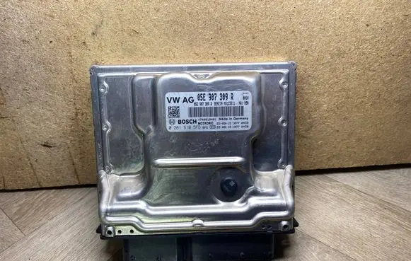 Volkswagen T-Roc Engine control unit/module 05E907309R 0261S105FD 4740010401