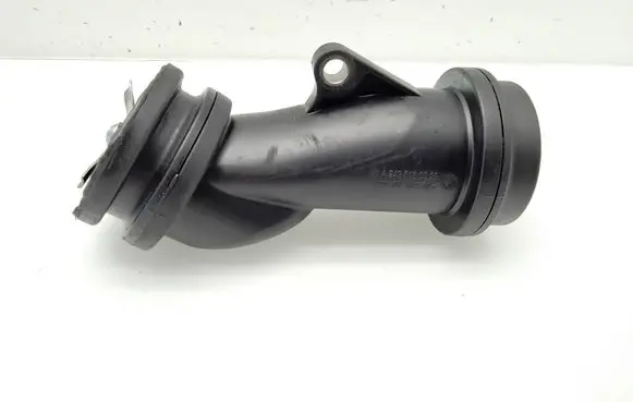 Mercedes-Benz Vito Viano W639 Oil fill pipe A6420160029