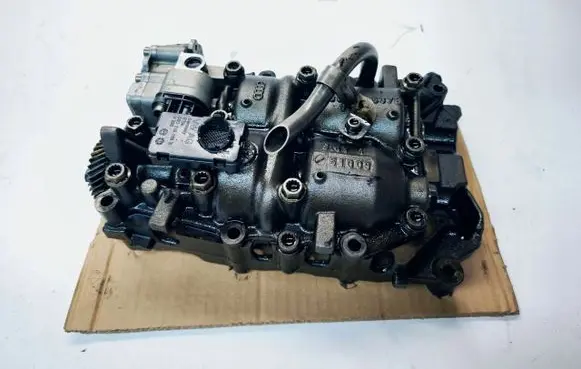 Audi A3 S3 8L Oil pump 