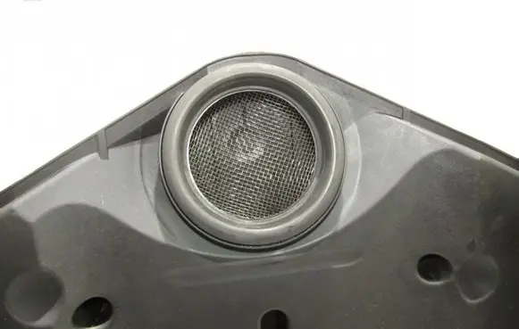 Mercedes-Benz C W203 Air filter box A2105840047