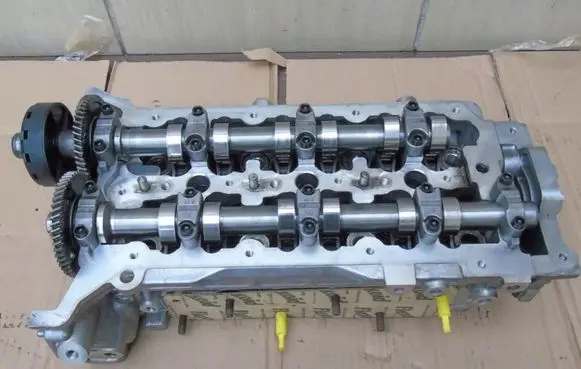 Jeep Grand Cherokee Engine head 80352085F