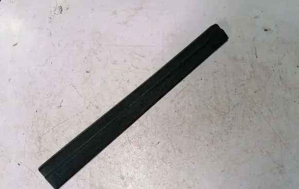 Front sill trim cover