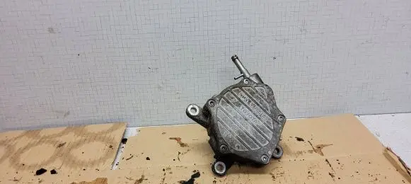 Toyota Verso Vacuum pump 12120935