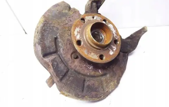 Volkswagen Polo IV 9N3 Front wheel hub spindle knuckle