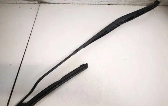 Opel Vectra C Front wiper blade arm