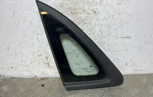 Hyundai Kona I Loading door trunk window/glass 